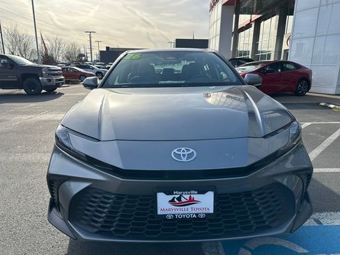 Used 2026 Toyota Camry SE w/ Convenience Package image 8