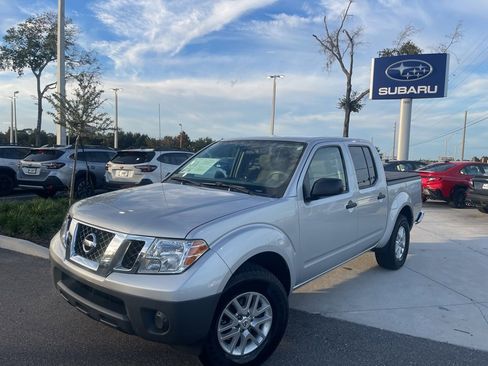 Used 2019 Nissan Frontier SV image 1
