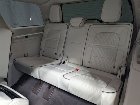 Used 2020 Lincoln Navigator Black Label w/ Cargo Convenience Package image 11