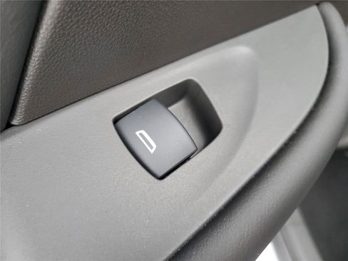 Used 2023 Buick Envision Preferred image 16