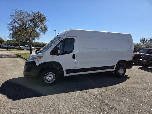 Used 2024 RAM ProMaster 2500 w/ Convenience Group image 9