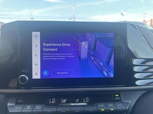 Used 2025 Toyota Camry LE image 11