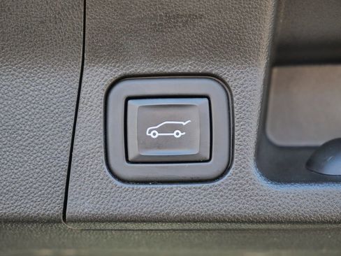 Used 2023 GMC Acadia SLT image 22