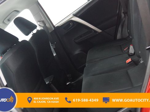 Used 2015 Toyota RAV4 LE FWD image 13