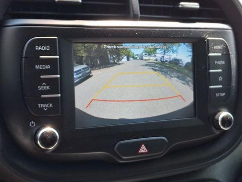 Used 2020 Kia Soul LX FWD image 19