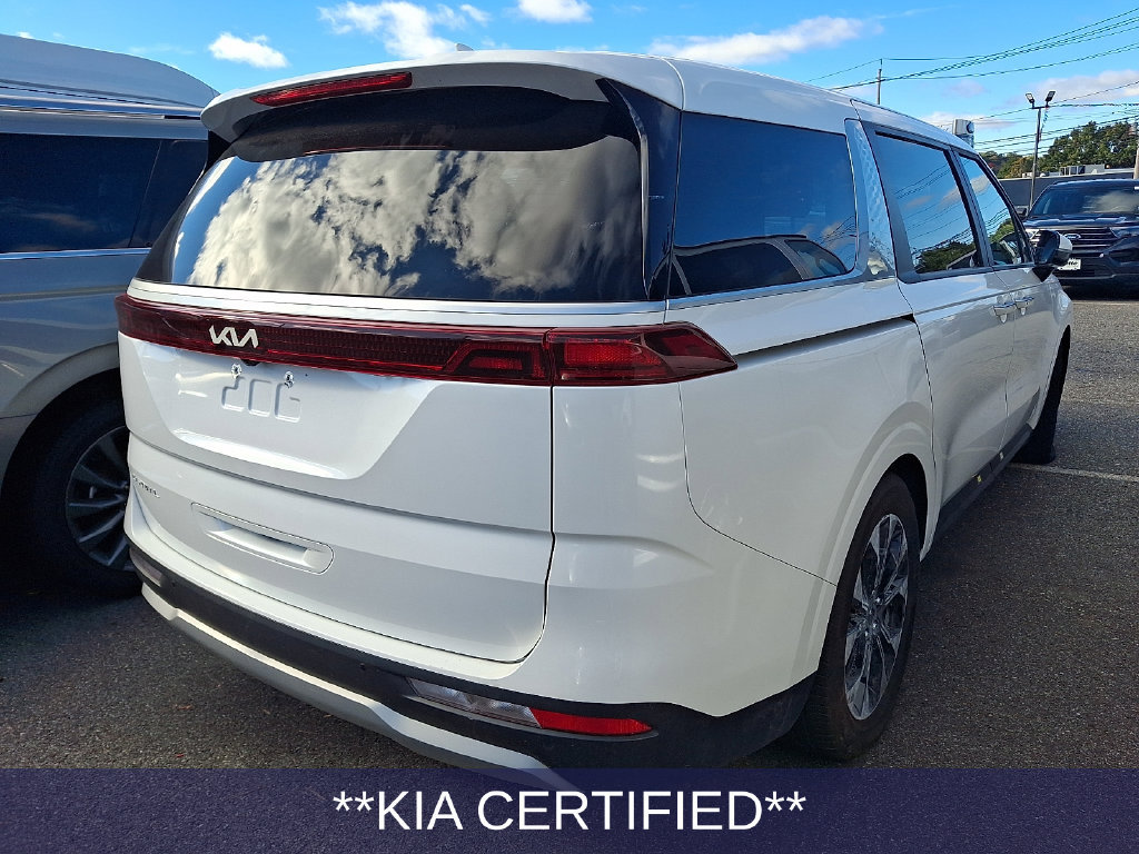 Used 2024 Kia Carnival EX FWD image 2
