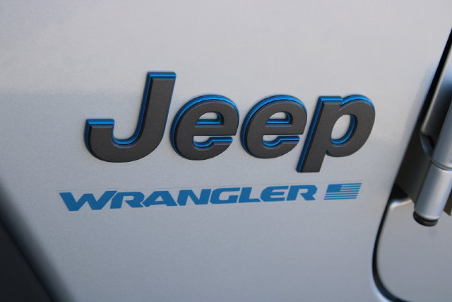 Used 2024 Jeep Wrangler Unlimited Rubicon 4xe AWD/4WD image 10