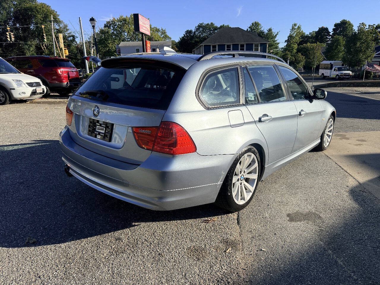 Used 2009 BMW 328i xDrive Wagon AWD/4WD image 6