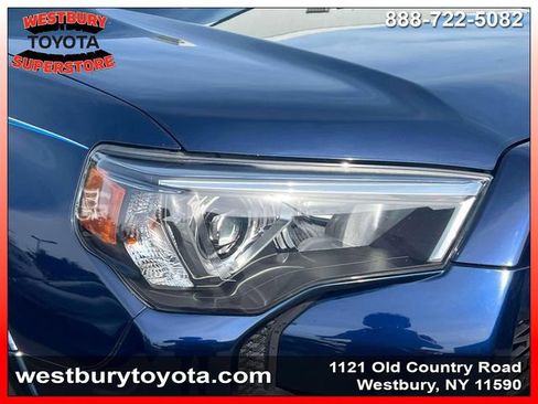 Used 2022 Toyota 4Runner SR5 Premium w/ Moonroof Package AWD/4WD image 12
