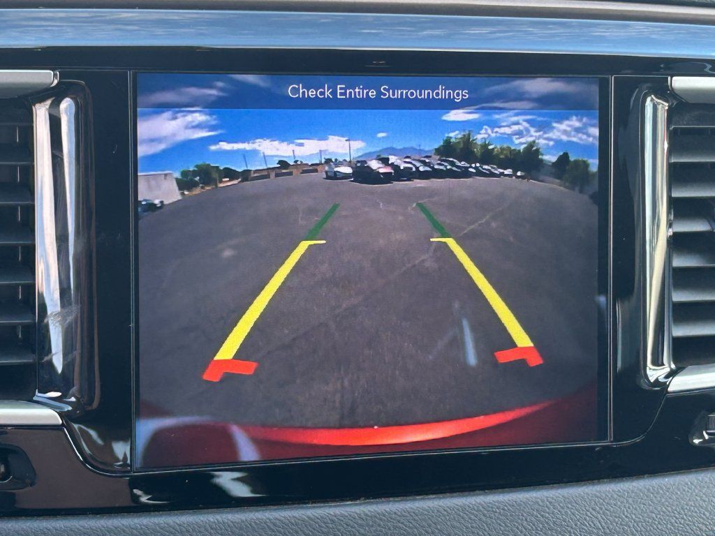 Used 2018 Chrysler Pacifica Touring-L FWD image 13