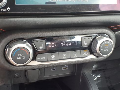 Used 2024 Nissan Versa SR FWD image 20