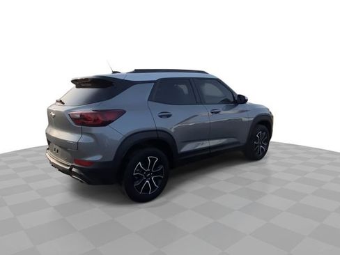 Used 2024 Chevrolet TrailBlazer ACTIV w/ Convenience Package image 2