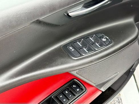 Used 2018 Jaguar XE S image 18