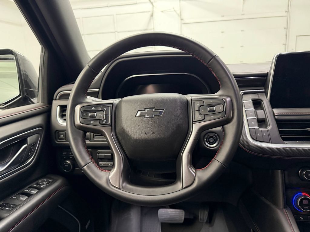 Used 2023 Chevrolet Suburban RST w/ Luxury Package AWD/4WD image 10