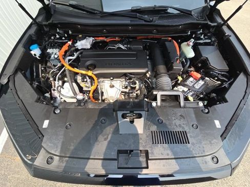 Used 2025 Honda CR-V Sport Touring image 29