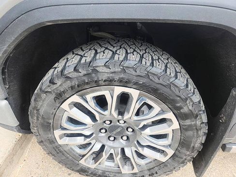 Used 2025 GMC Sierra 1500 Denali Ultimate AWD/4WD image 2