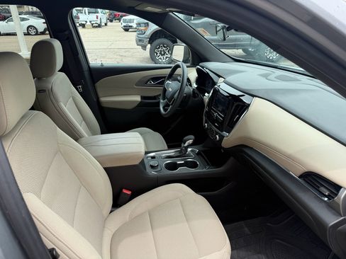 Used 2023 Chevrolet Traverse LS AWD/4WD image 14