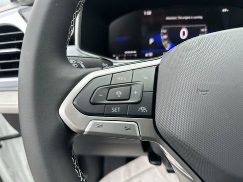 New 2026 Volkswagen Taos SE image 17