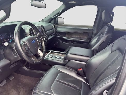 Used 2021 Ford Expedition Max Limited image 9