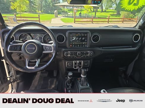 Used 2020 Jeep Gladiator Overland AWD/4WD image 12
