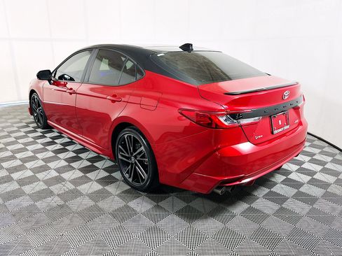 Used 2025 Toyota Camry XSE FWD image 5