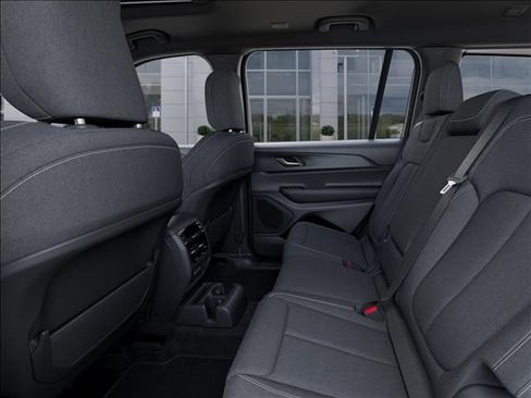 New 2025 Jeep Grand Cherokee L Laredo image 23