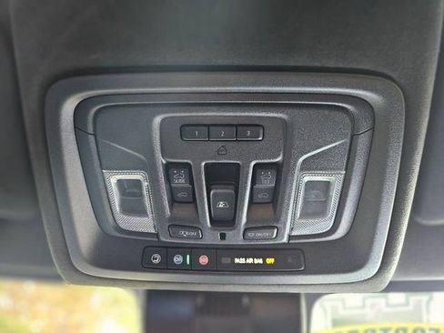 Used 2024 GMC Sierra 1500 AT4X image 27