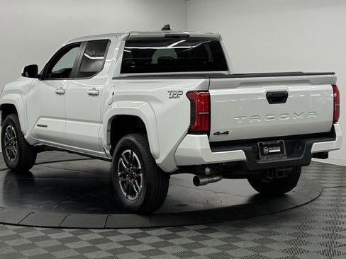 Used 2025 Toyota Tacoma TRD Off-Road image 10