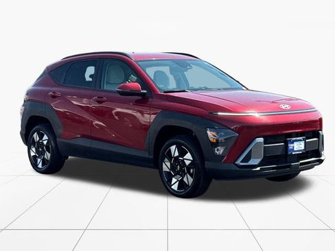 Used 2025 Hyundai Kona SEL AWD/4WD image 7