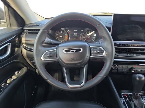 Used 2022 Jeep Compass Trailhawk AWD/4WD image 15