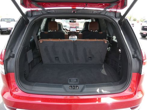 Used 2020 Lincoln Aviator Reserve w/ Equipment Group 202A AWD/4WD image 16