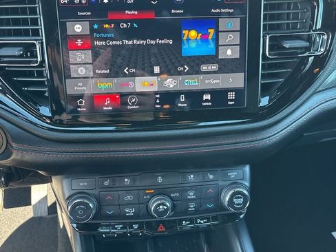 Used 2025 Dodge Durango R/T image 10