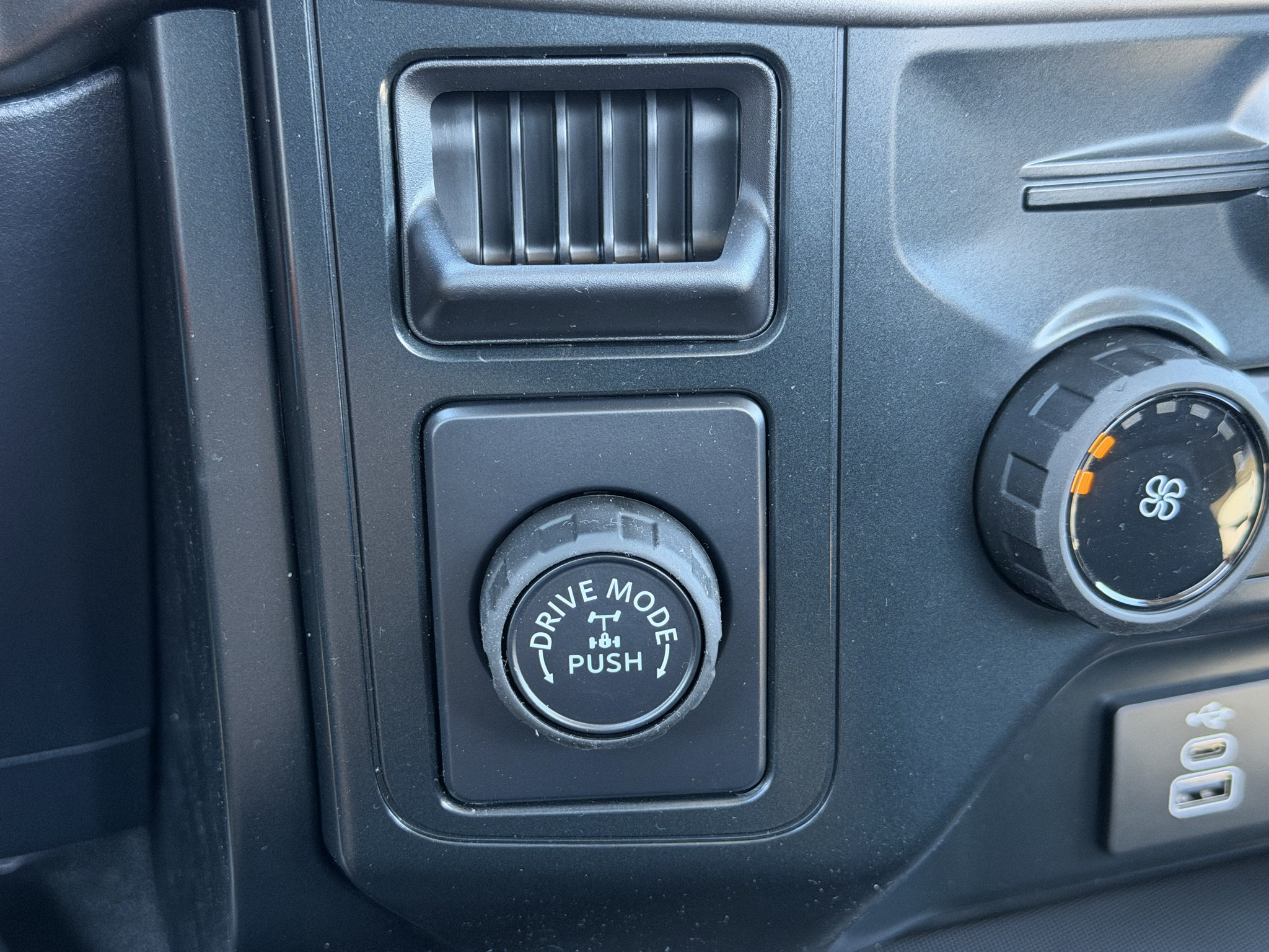Used 2025 Ford F150 XL RWD image 13