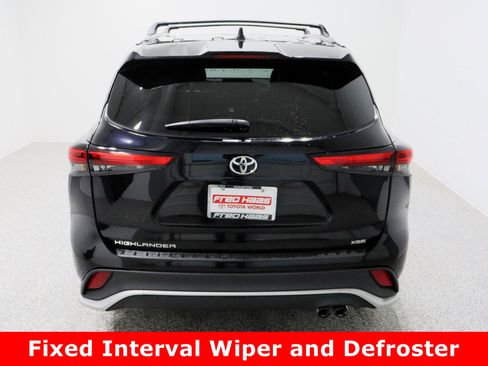 Used 2022 Toyota Highlander XSE image 8