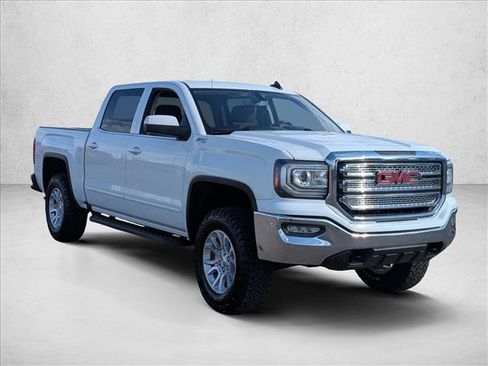 Used 2018 GMC Sierra 1500 SLE w/ SLE Value Package AWD/4WD image 3