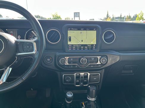 Used 2022 Jeep Wrangler Unlimited Sahara AWD/4WD image 23