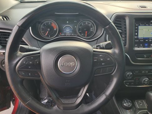 Used 2020 Jeep Cherokee Trailhawk w/ Comfort/Convenience Group AWD/4WD image 17