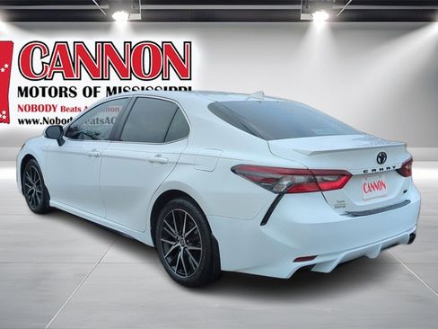 Used 2024 Toyota Camry SE image 7