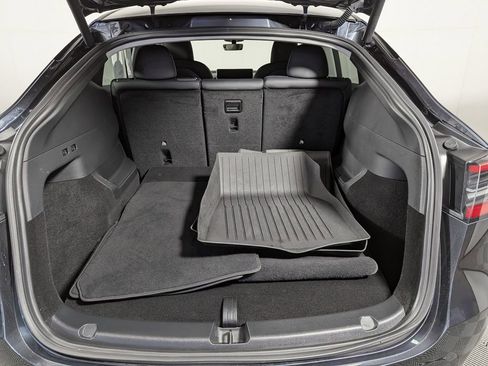 Used 2025 Tesla Model Y Long Range image 43