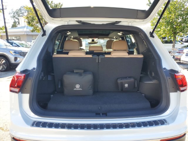 Certified 2023 Volkswagen Tiguan SE w/ Panoramic Sunroof Package FWD image 14