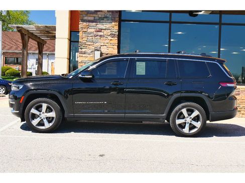 Used 2022 Jeep Grand Cherokee L Limited w/ Luxury Tech Group II image 6