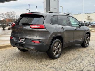 Used 2017 Jeep Cherokee Latitude w/ Comfort/Convenience Group video 3