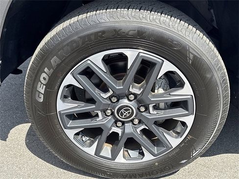 Used 2023 Toyota Tundra Limited image 33