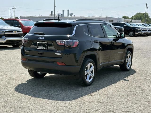 Used 2023 Jeep Compass Latitude w/ Convenience Group AWD/4WD image 5
