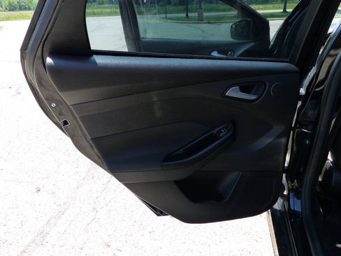 Used 2018 Ford Focus ST FWD image 41