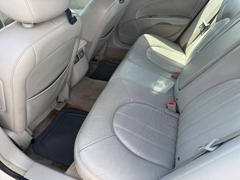 Used 2011 Buick Lucerne CXL FWD image 11