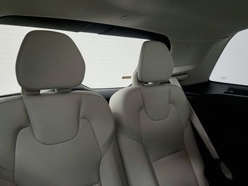 Used 2024 Volvo XC90 B5 Core AWD/4WD image 42