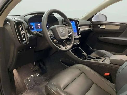 Used 2025 Volvo XC40 B5 Core AWD/4WD image 57
