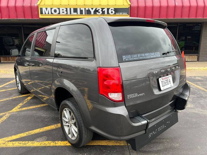 Used 2017 Dodge Grand Caravan SE FWD image 14