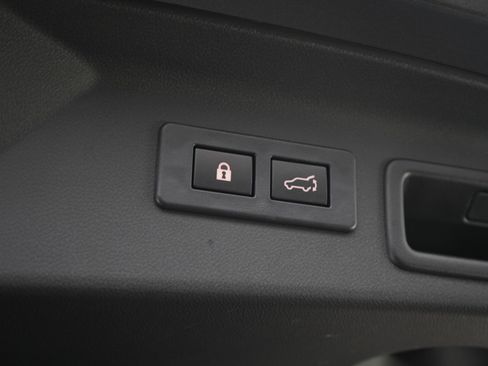 Used 2025 Subaru Forester Premium AWD/4WD image 11